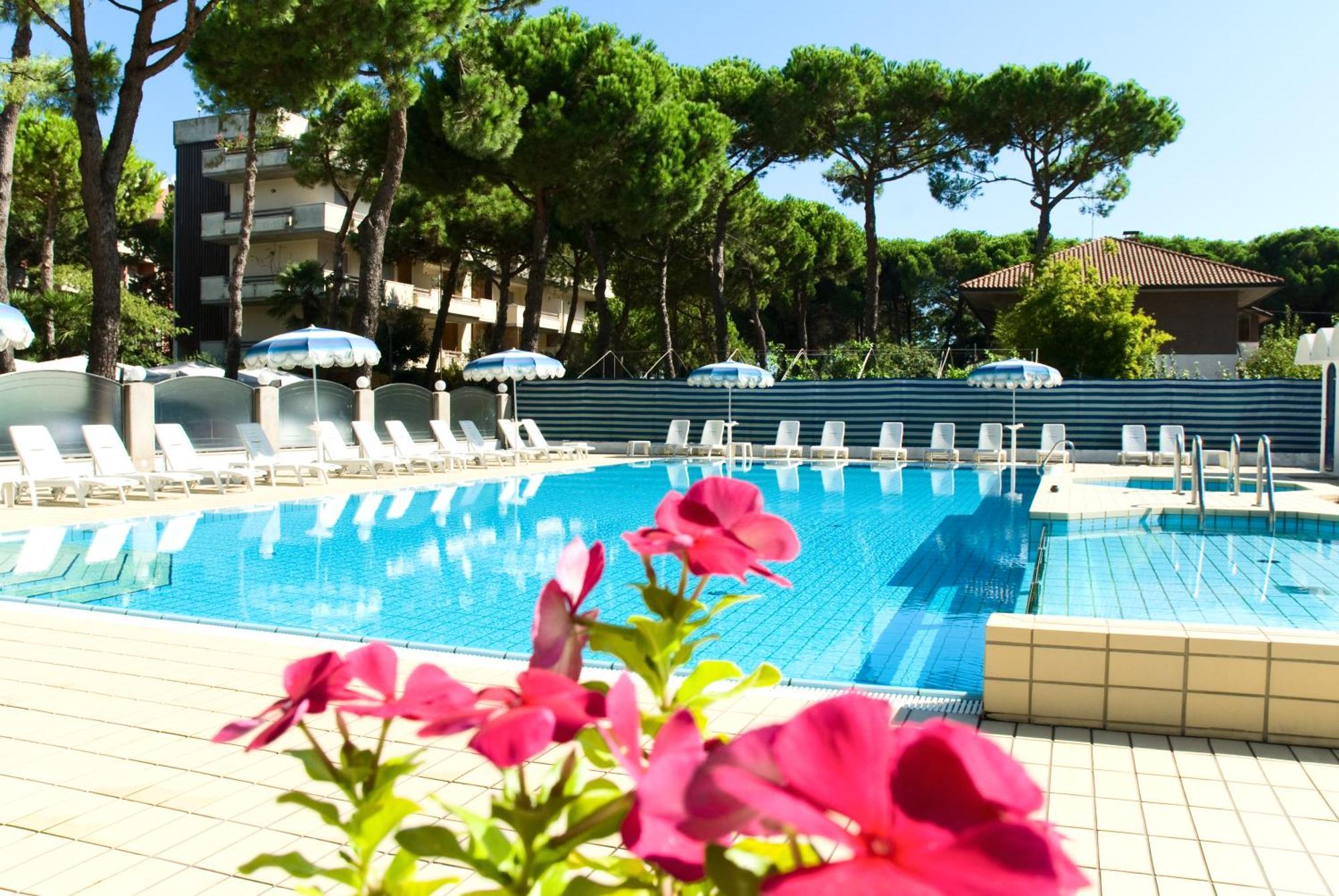 Residence Quadrifoglio Cervia Eksteriør billede