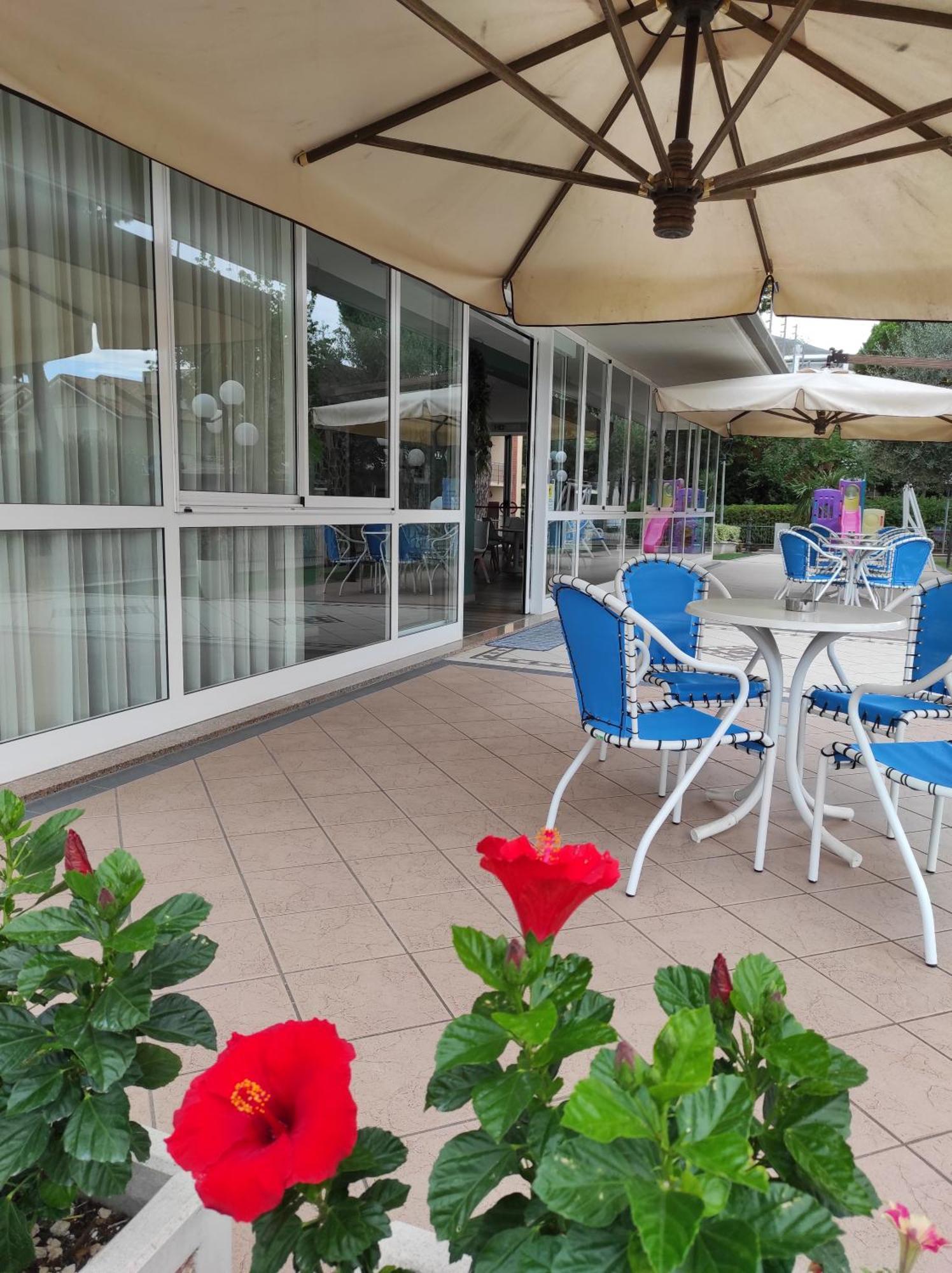 Residence Quadrifoglio Cervia Eksteriør billede
