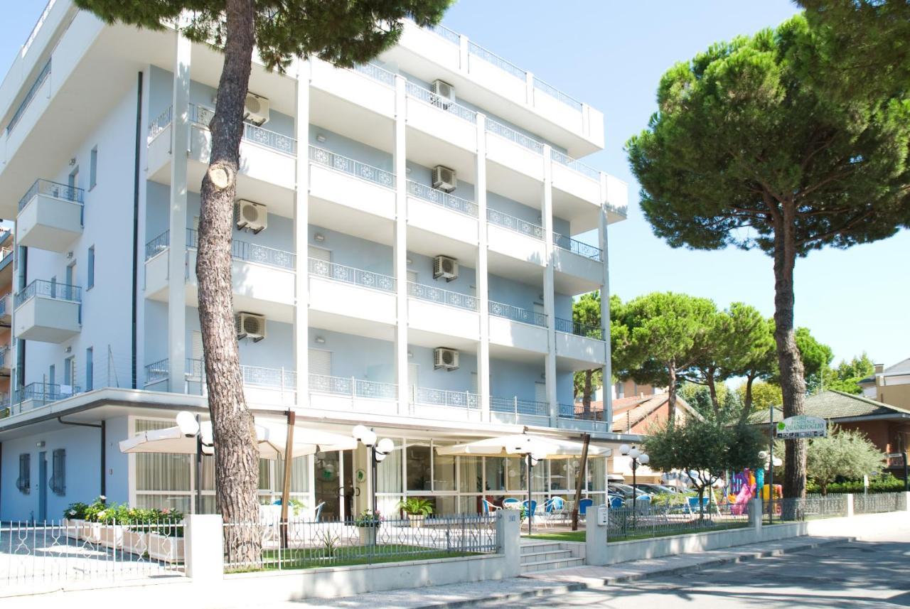 Residence Quadrifoglio Cervia Eksteriør billede