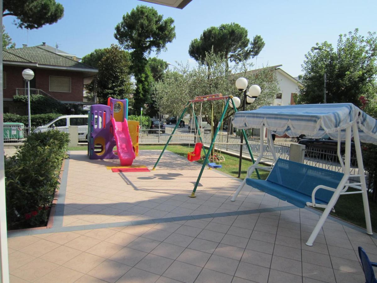 Residence Quadrifoglio Cervia Eksteriør billede