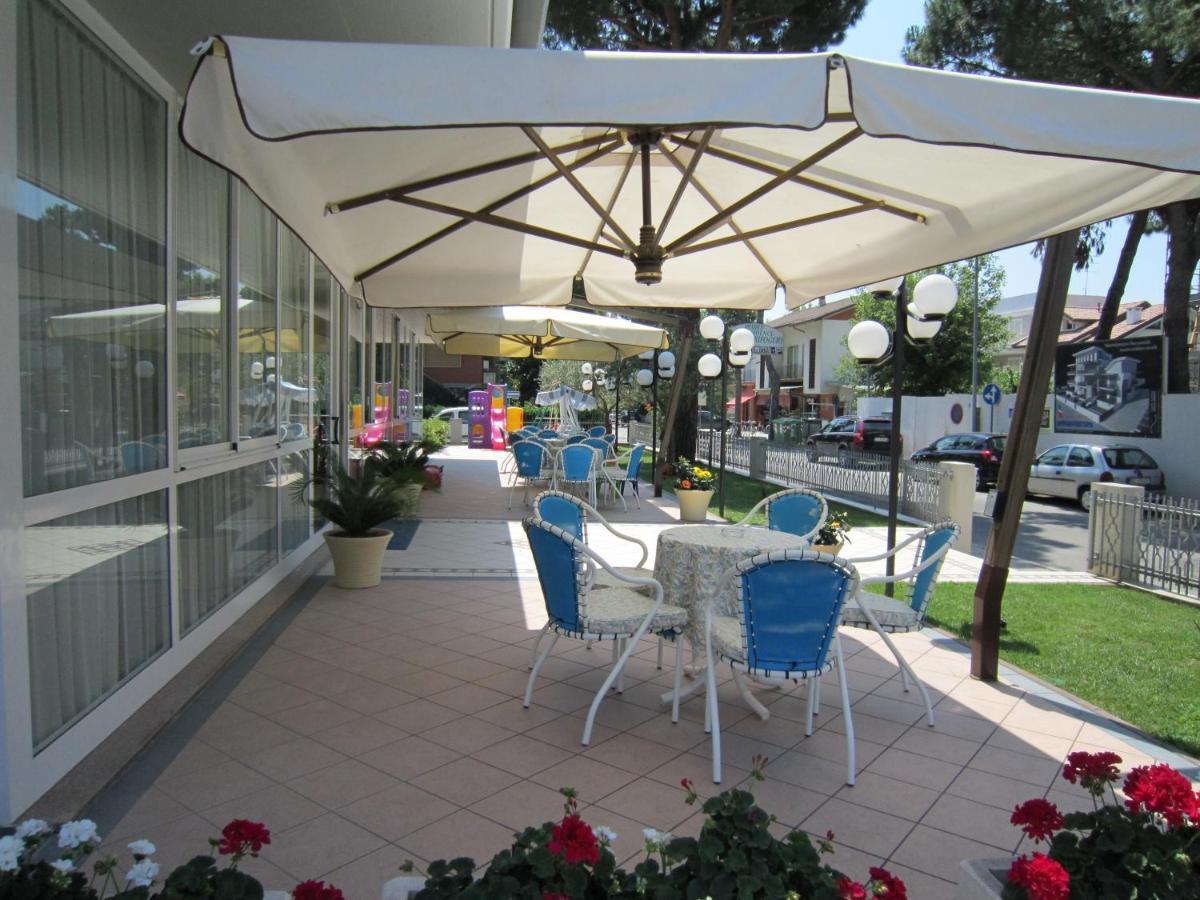 Residence Quadrifoglio Cervia Eksteriør billede